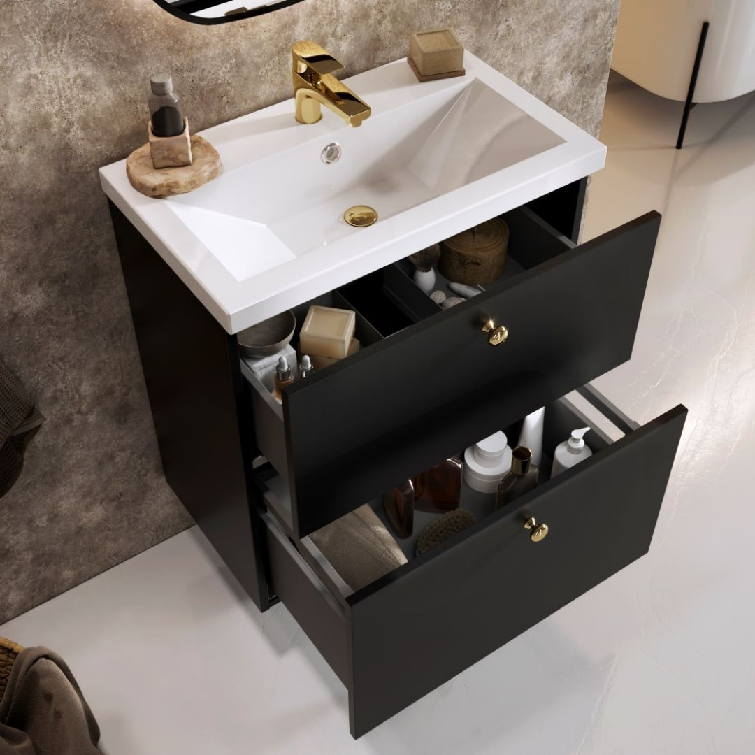 Elementy odpływu ukryjemy w szafce pod umywalką. Szafka łazienkowa z dodatkową funkcją przechowywania Elita Kido